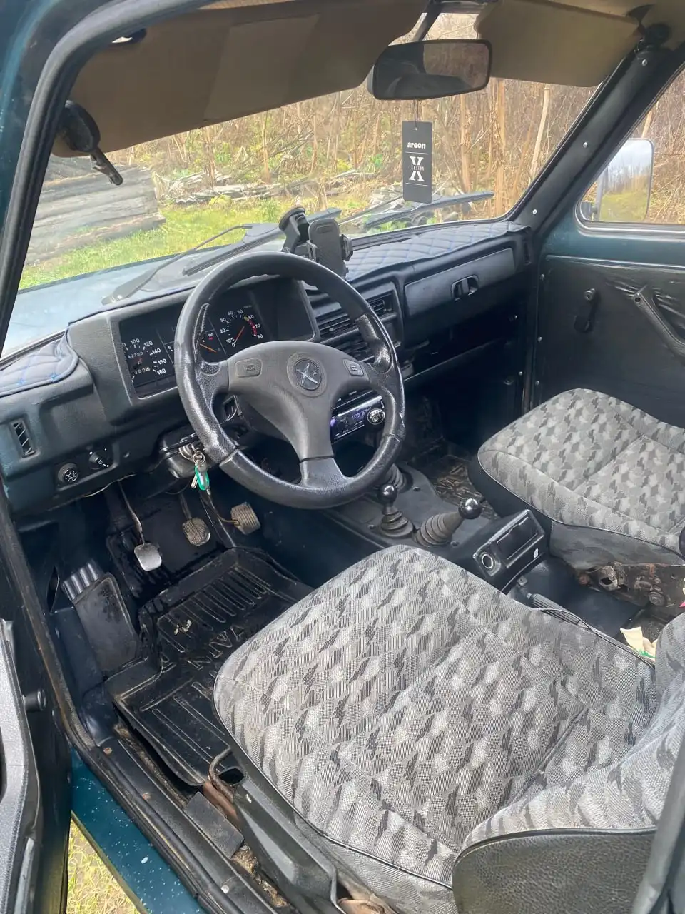 Продам ниву карбюратор 2000 г