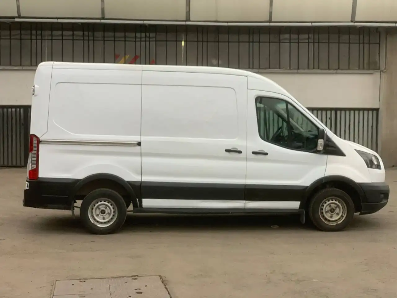 Ford Transit 2021 года с пробегом 179600 км