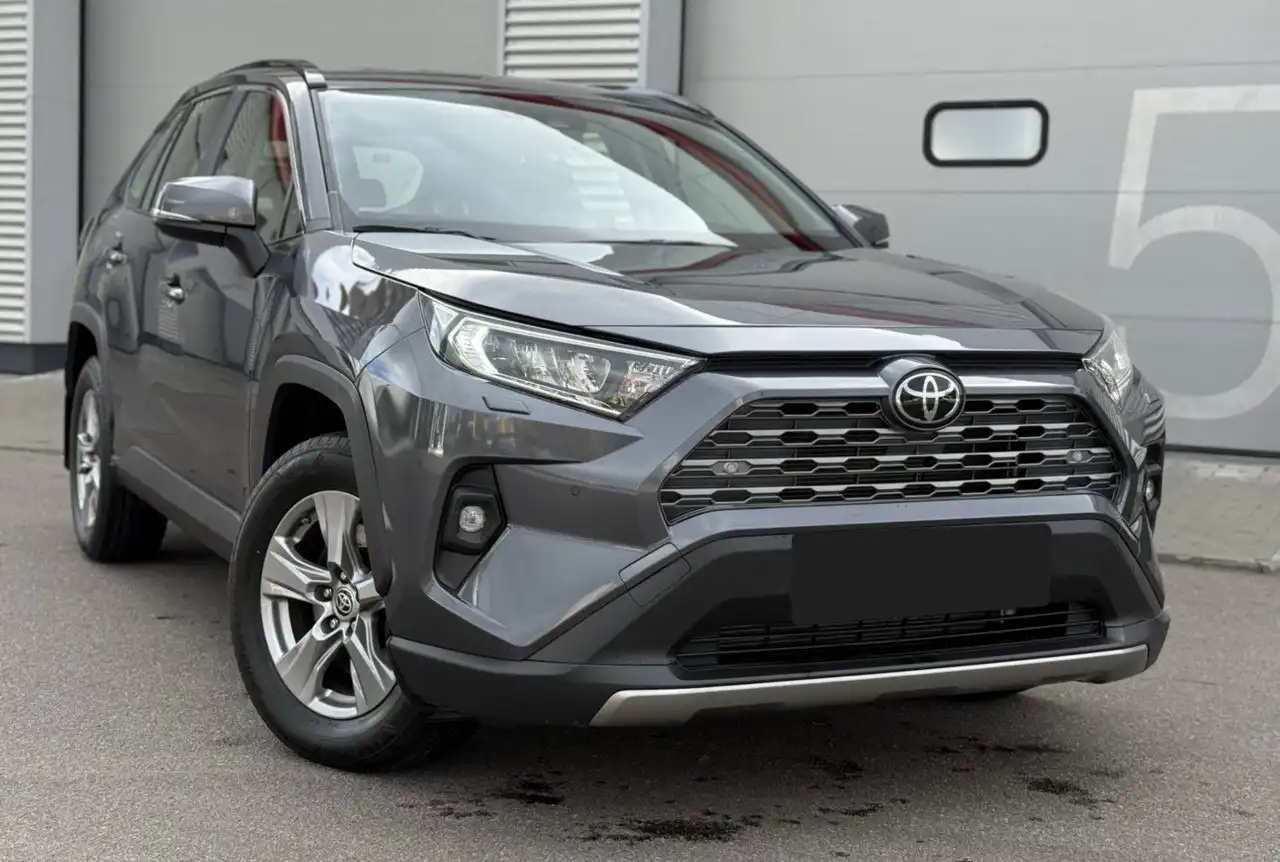 Продажа Toyota RAV4 с пробегом 26 тыс. км