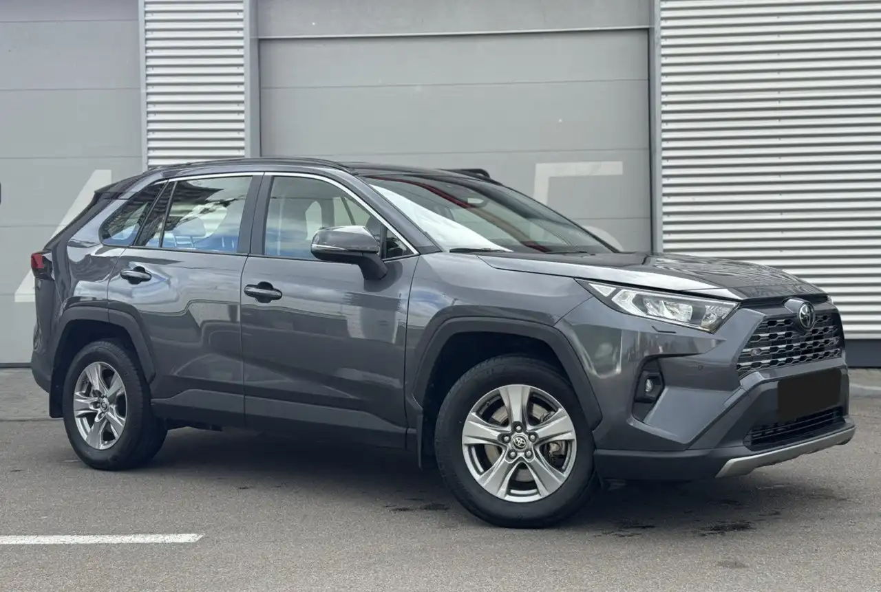 Продажа Toyota RAV4 с пробегом 26 тыс. км
