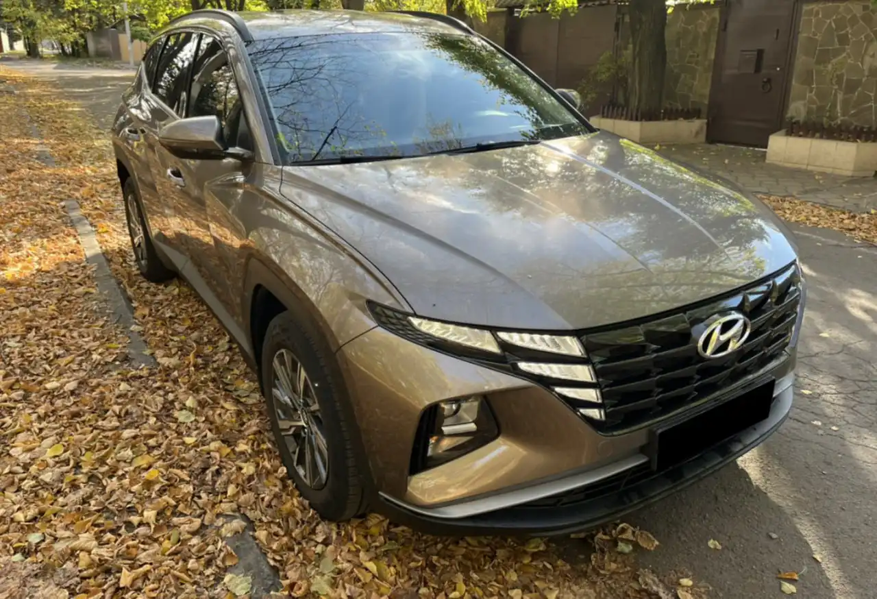 Автомобиль с автомат коробкой и двигателем 2.0 л