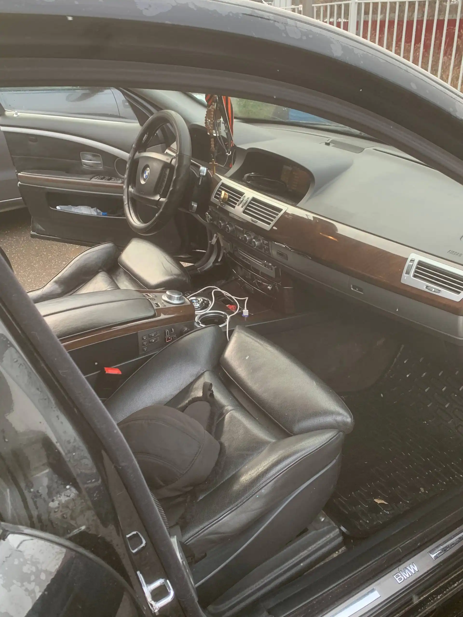 BMW 7 серии 2005 года 750Li AT