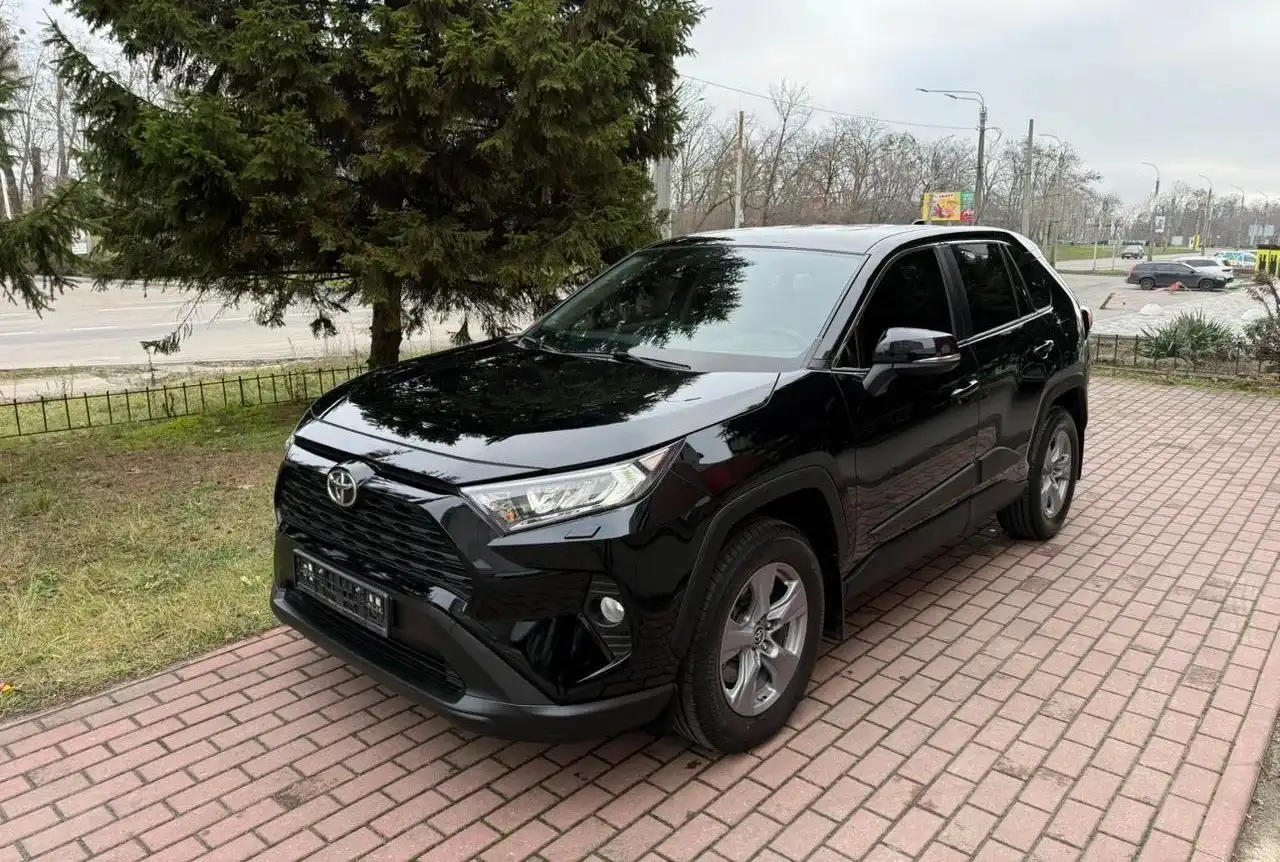 Toyota RAV4 с полным приводом в максимальной комплектации