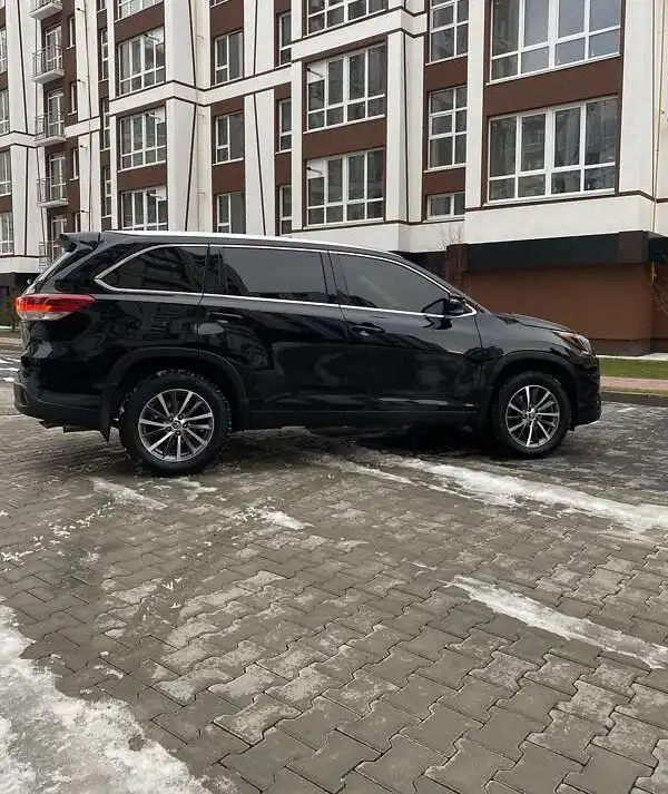 Toyota Highlander 2019 в отличном состоянии