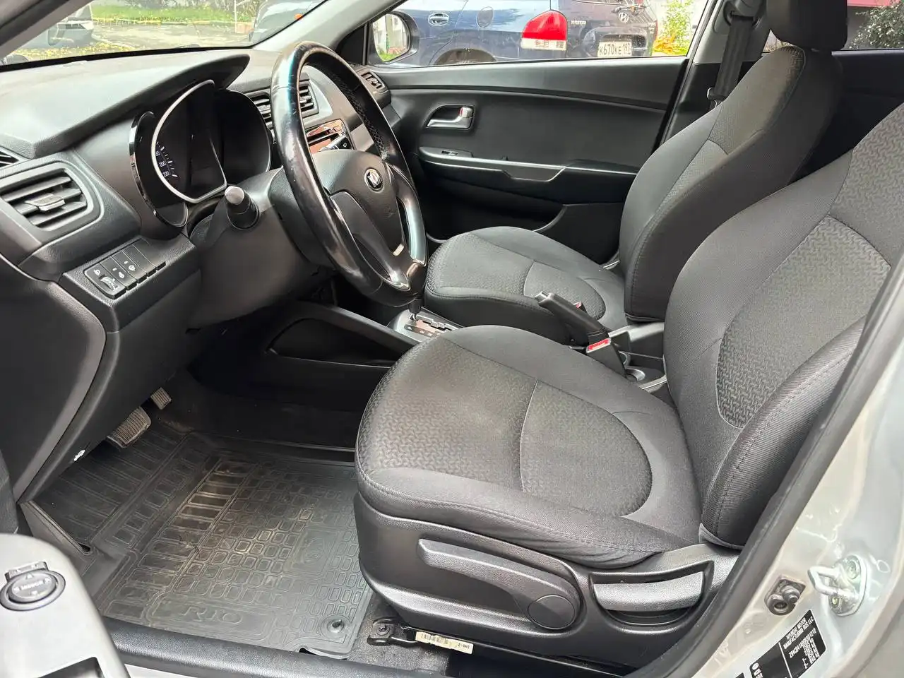 Продажа Kia Rio 2015 года с АКПП