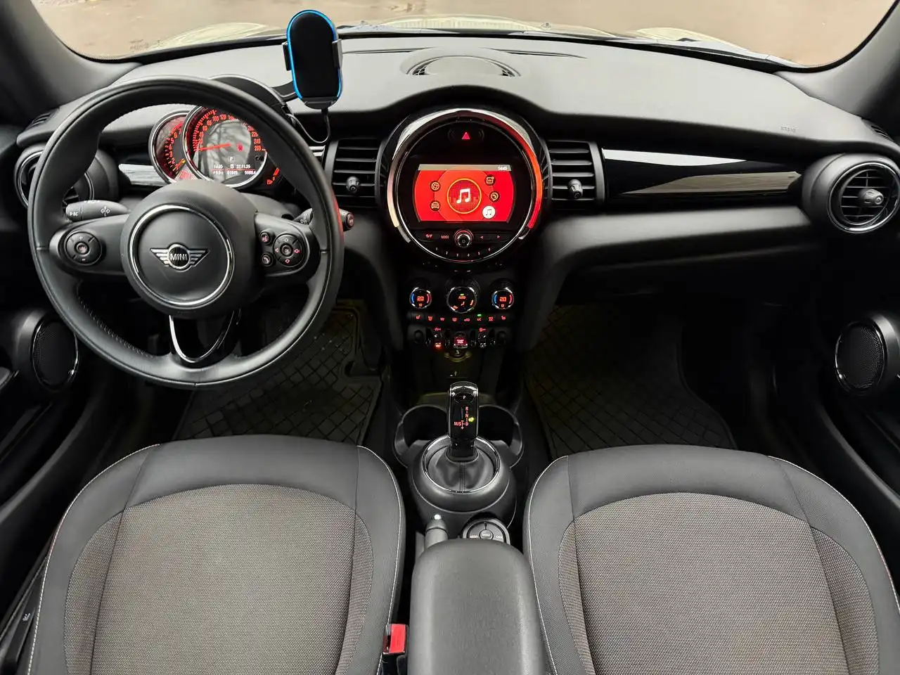 MINI COOPER 1.5AT LCI F56 2020 года