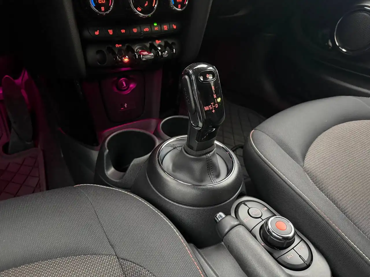 MINI COOPER 1.5AT LCI F56 2020 года