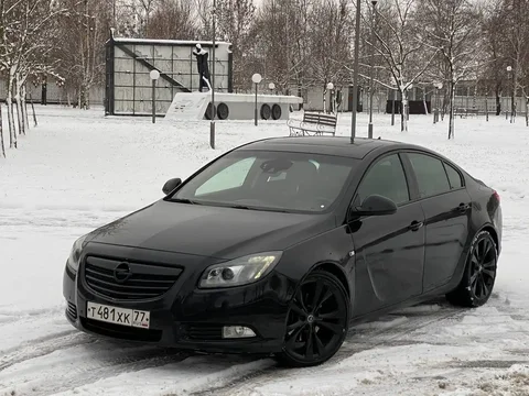 Продажа автомобиля Инсигния 2009 года с турбодвигателем - Авто в Москва