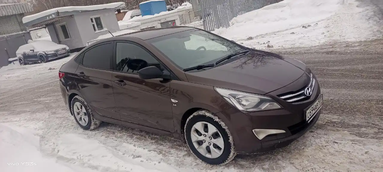 Hyundai Solaris 1.6 МТ с подогревами и хорошей комплектацией