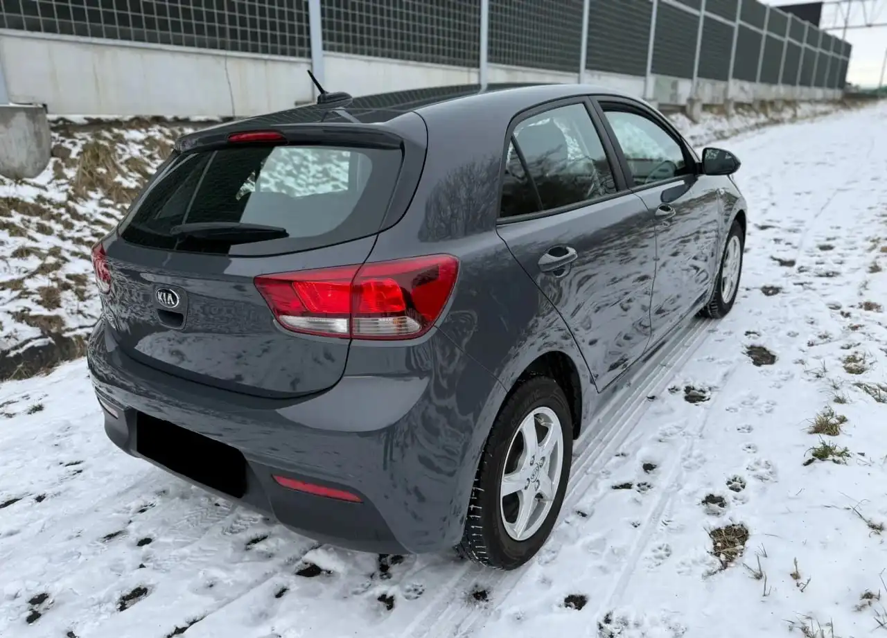 Kia Rio 1.2 L 2021 года