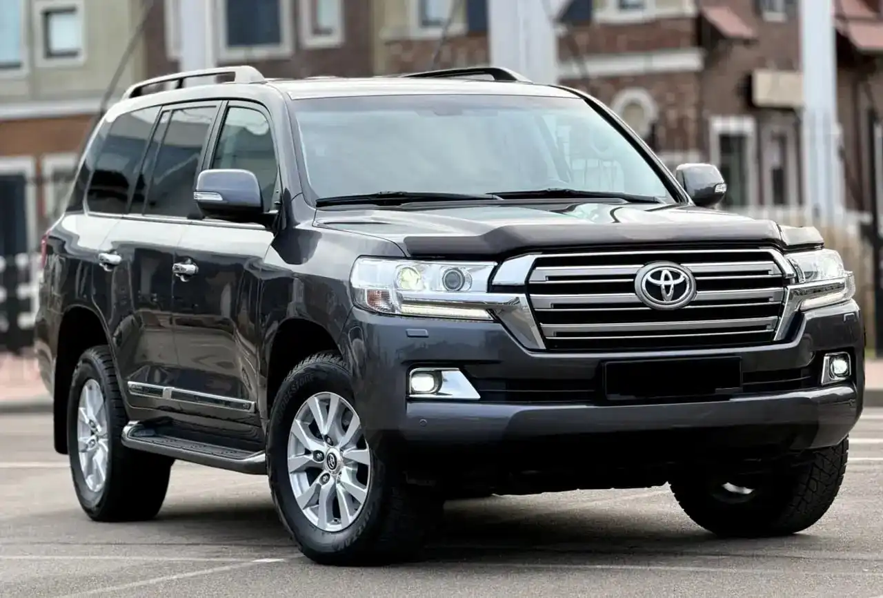 Toyota Land Cruiser 200 2020 (2-й рестайлинг) 4.6 AT Elegance - Внедорожники (Авто) в Москва