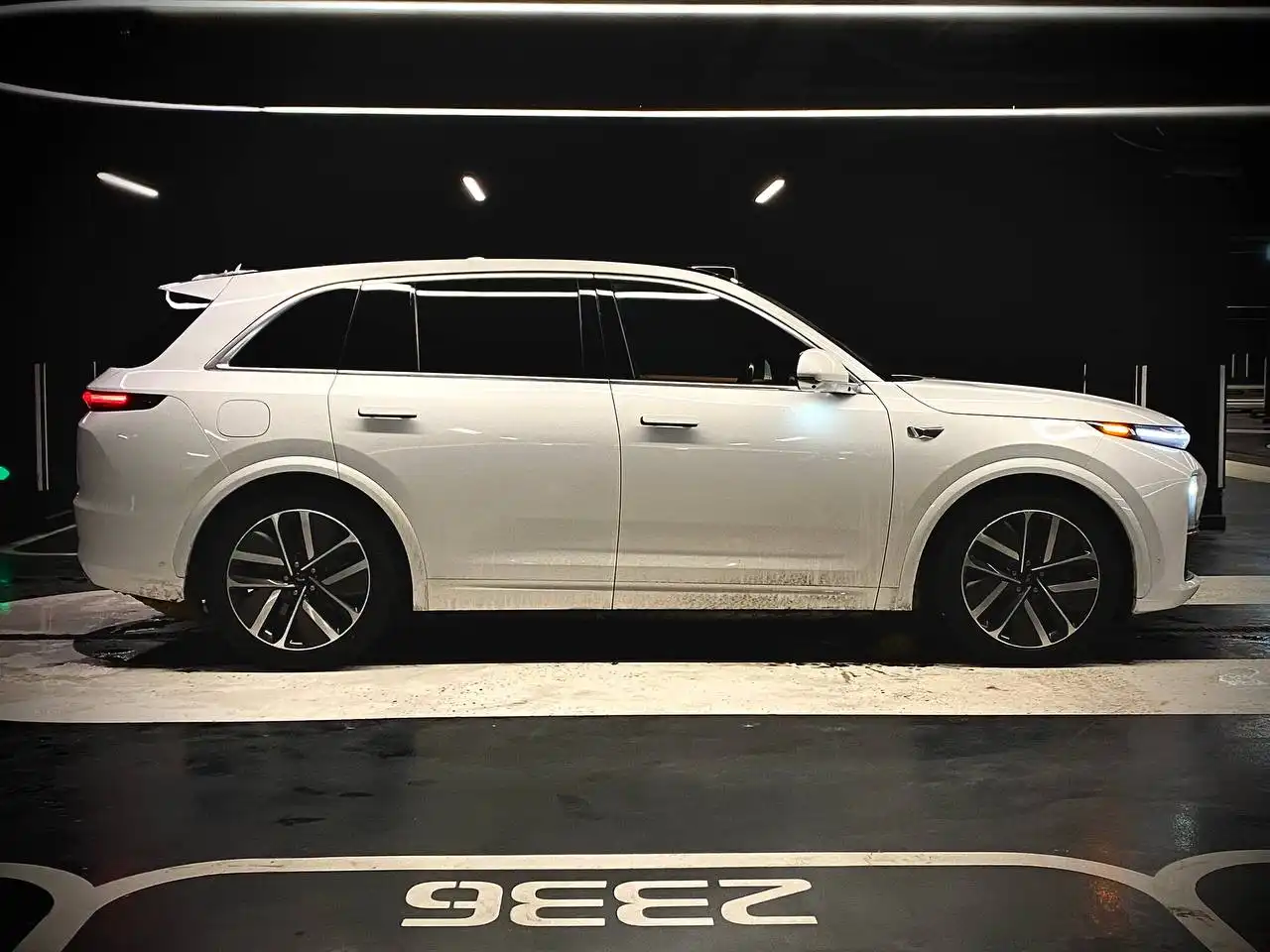 Продажа LiXiang L7 2023 года - Электромобили (Авто) в Москва