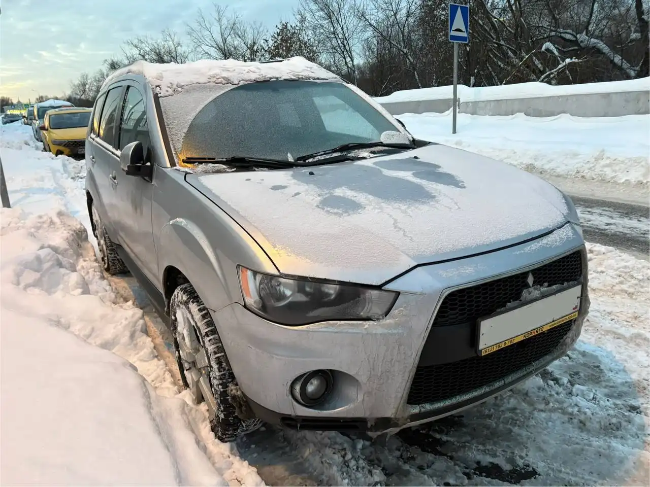 Mitsubishi Outlander 2.4 (вариатор) 4WD 2011 года - Внедорожники/кроссоверы (Авто) в Москва