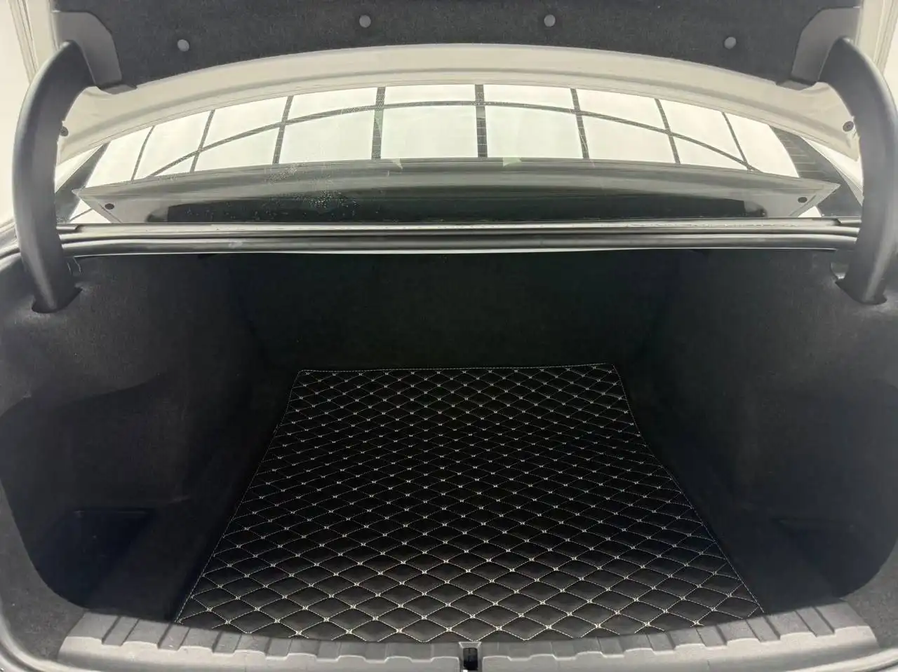 BMW 3 Series 320Li M Sport 2021 в Китае - Легковые автомобили (Авто) в Уссурийск