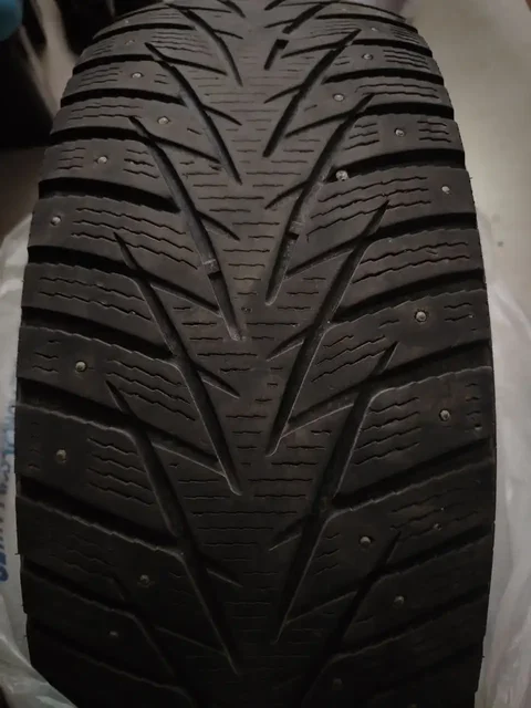 Зимние шины 235/60 R18 в хорошем состоянии - Авторынок в Москва
