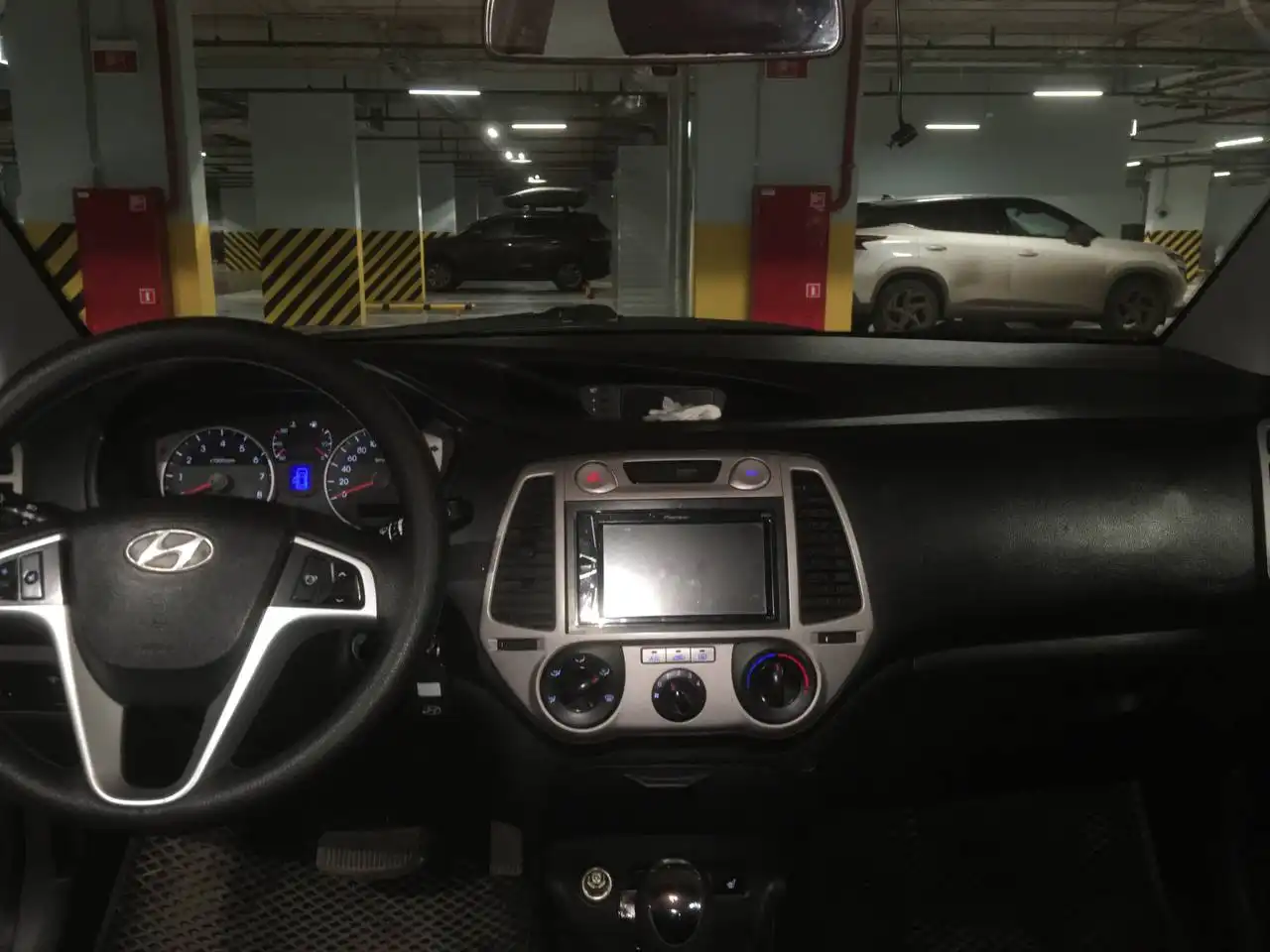 Hyundai i20 1.4 АКПП 2010 года - Легковые автомобили (Авто) в Москва