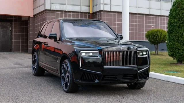 Rolls-Royce Cullinan Black Badge II 2025 в наличии - Авторынок в Москва