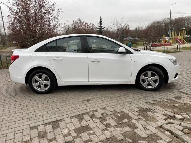 Chevrolet Cruze LS 2012 года - Легковые автомобили в Москва Щербинка