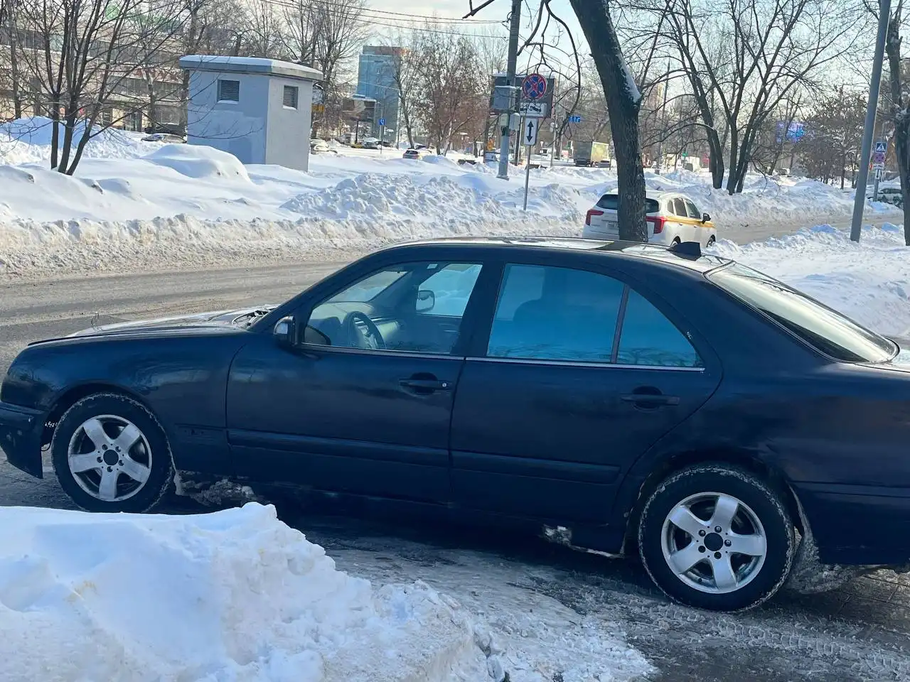 Mercedes W210 2.4AT 1999 года в Москве - Легковые автомобили (Авто) в Москва