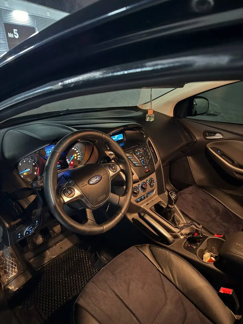 Ford Focus 2013 года в хорошем состоянии - Авто в Москва