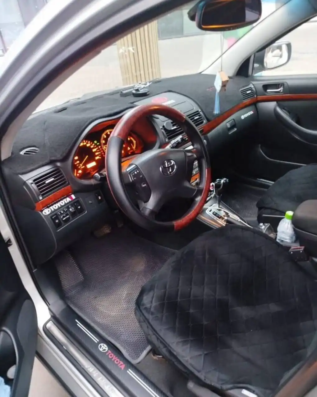 Тойота Авенсис 2006 года с пробегом 340 тысяч км - Легковые автомобили (Авто) в Москва