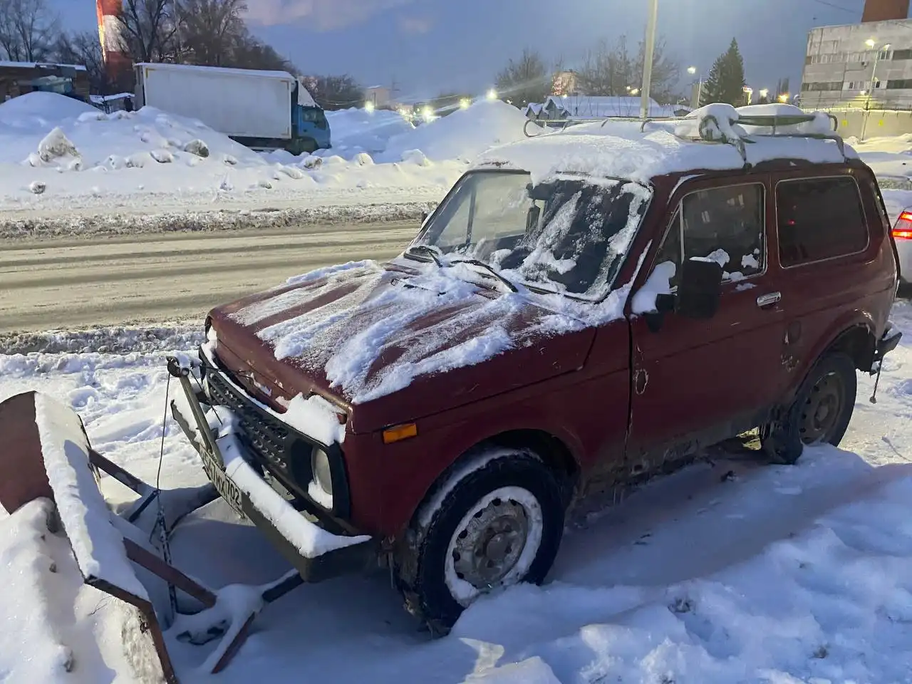 Продам трактор с отвалом в рабочем состоянии - Спецтехника (Авто) в Москва