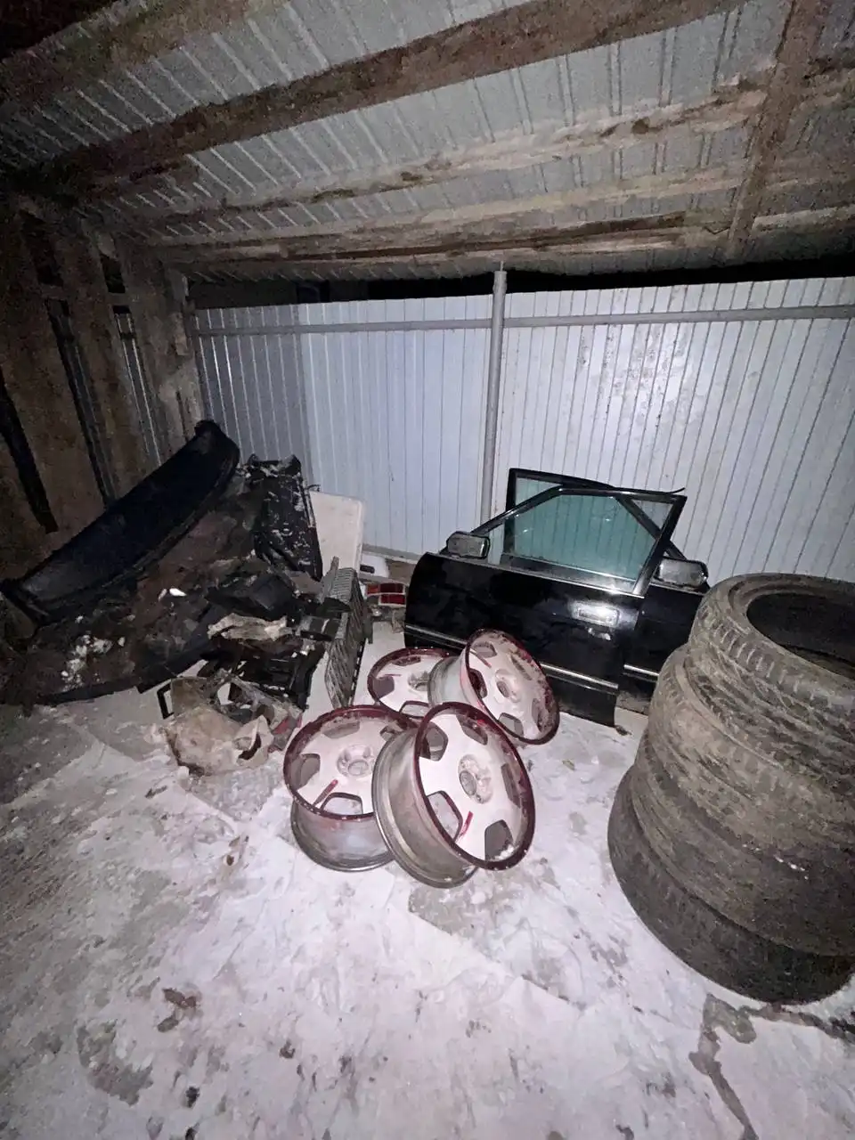 Toyota Crown 130 универсал 1991 г.в., аварийная, с запчастями - Легковые автомобили (Авто) в Лесозаводск