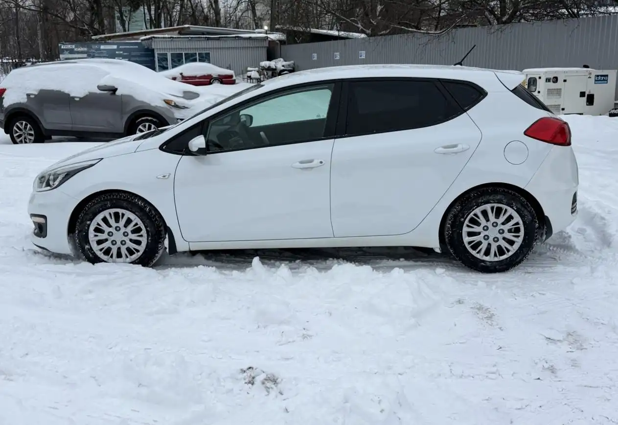 Kia Ceed 2016 1.6 MT хэтчбек - Легковые автомобили (Авто) в Москва