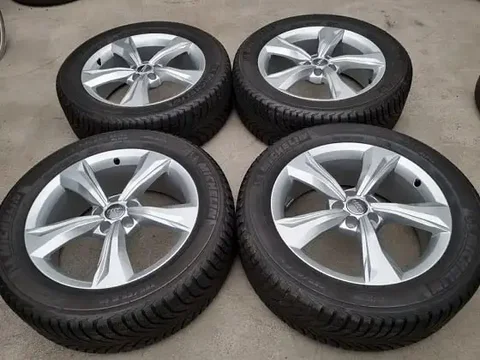 Колеса Audi Q5 оригинальные - Авто в Москва