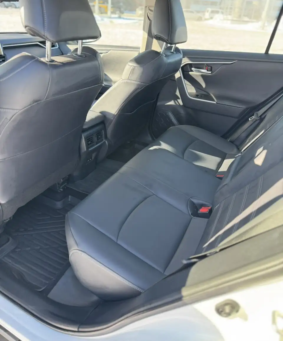 Продажа Toyota RAV4 2022 года - Легковые автомобили (Авто) в Москва