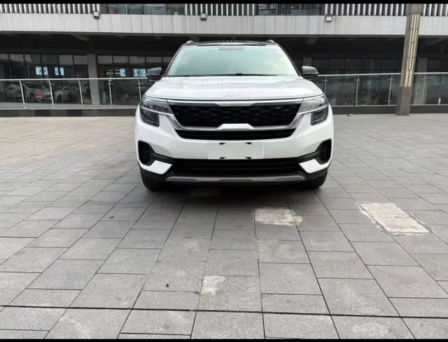Продажа KIA SELTOS 2022 года с пробегом 23,000 км - Минивэн в Москва
