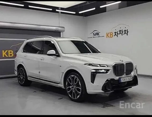 BMW X7 xDrive 40d M Sport 2023 года - Минивэн в Москва