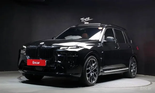 BMW X7 40i 2023 года с пробегом 53,000 км - null в Омск