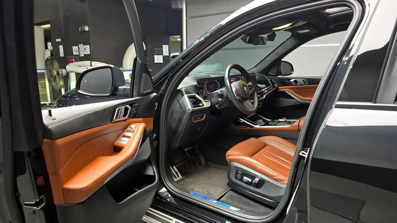 BMW X7 40i 2023 года с пробегом 53,000 км - Внедорожники (Авто) в Омск