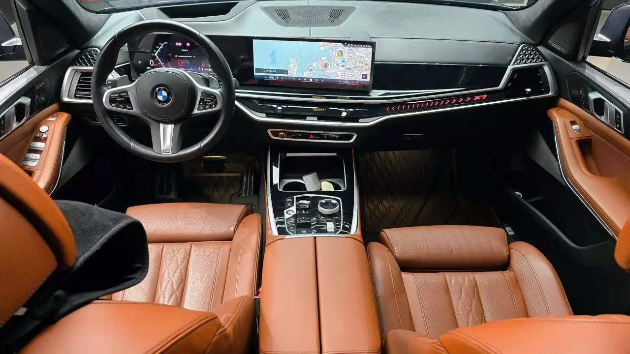 BMW X7 40i 2023 года с пробегом 53,000 км - Внедорожники (Авто) в Омск