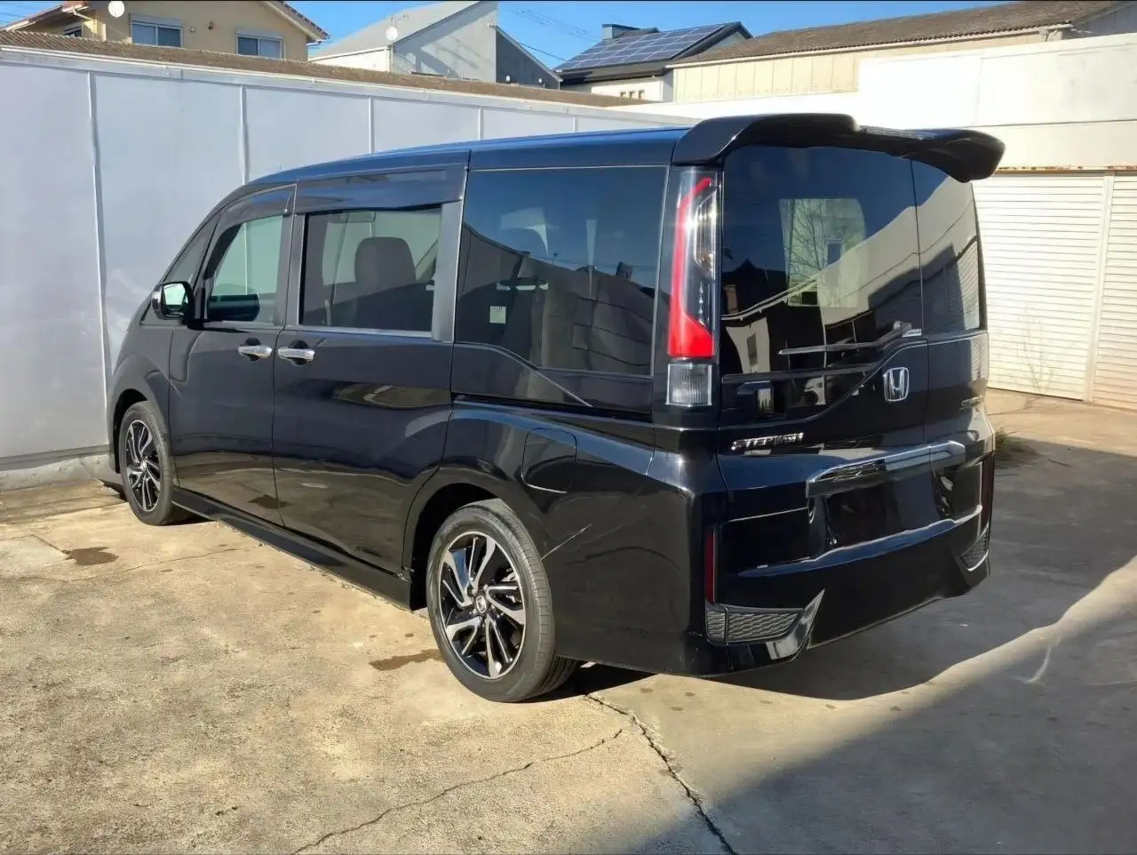 Продажа Honda Stepwgn Spada 2016 года из Японии - Иномарки (Авто) в Москва