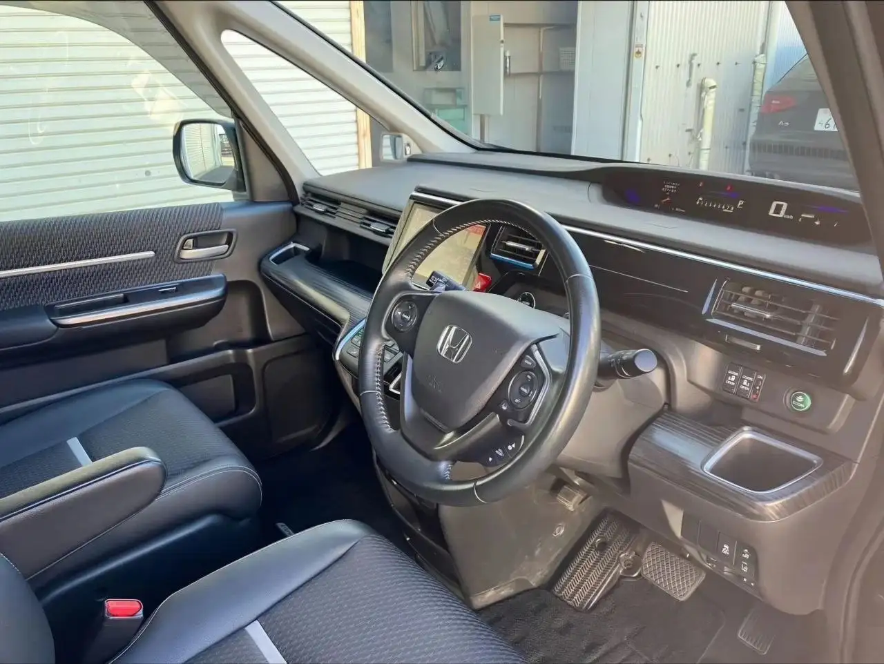 Продажа Honda Stepwgn Spada 2016 года из Японии - Иномарки (Авто) в Москва