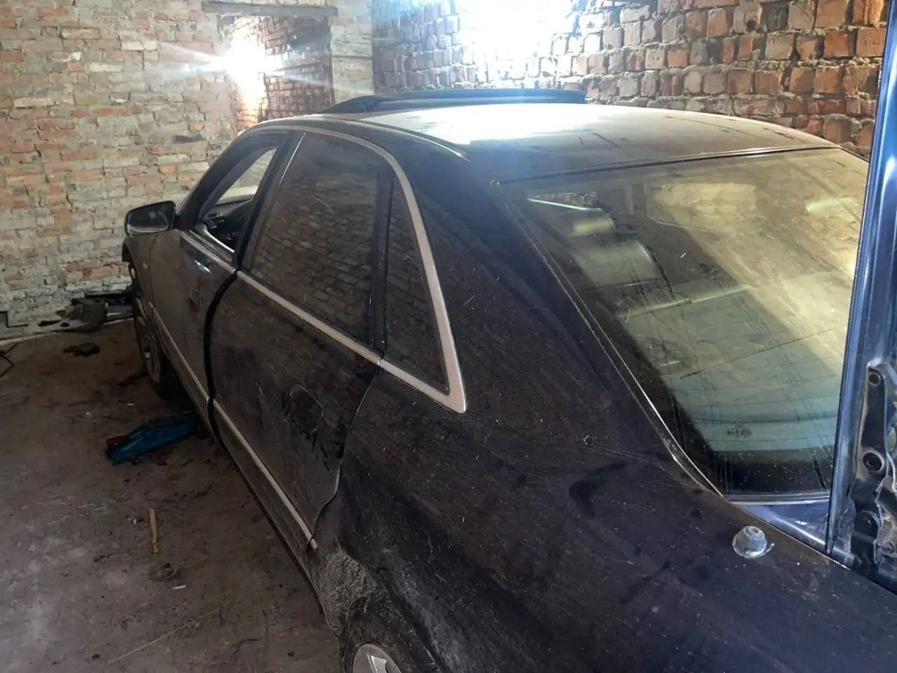 Продажа Audi A8 2000 года, 4.2 бензин, автомат, юр чистый - Авто в Ростов