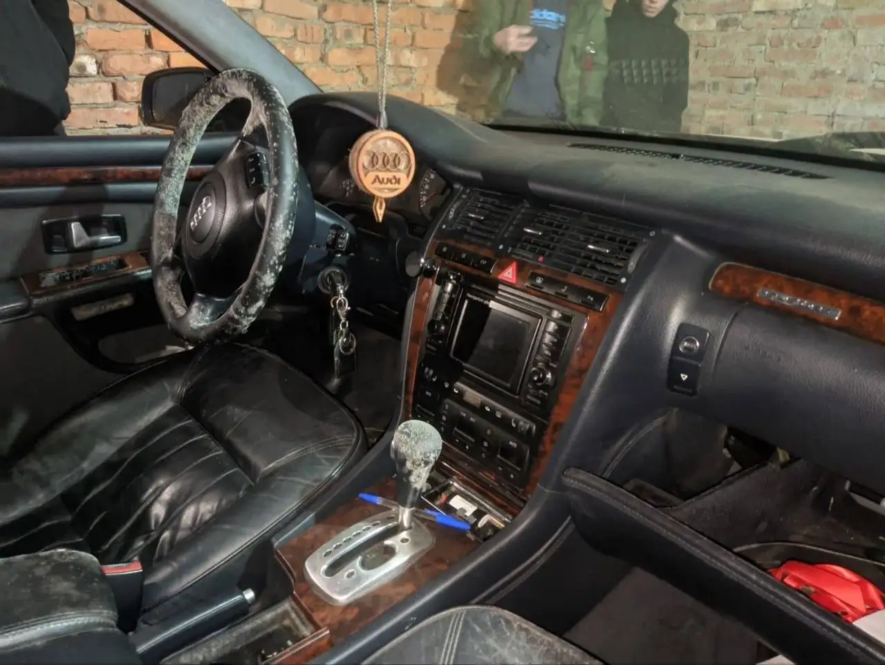 Продажа Audi A8 2000 года, 4.2 бензин, автомат, юр чистый - Авто в Ростов