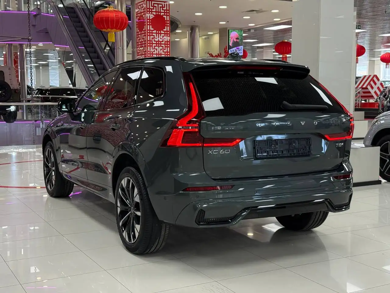 Volvo XC60 T8 2025 года - Легковые автомобили (Авто) в Москва