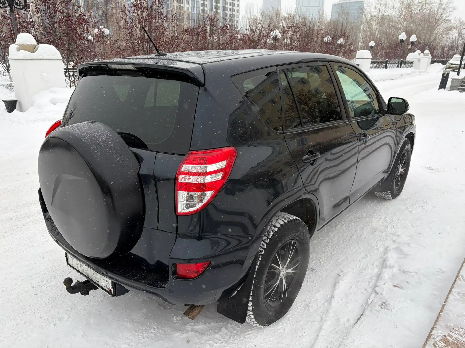 Toyota RAV4 2011 года в отличном состоянии - Внедорожники и кроссоверы (Авто) в Екатеринбург
