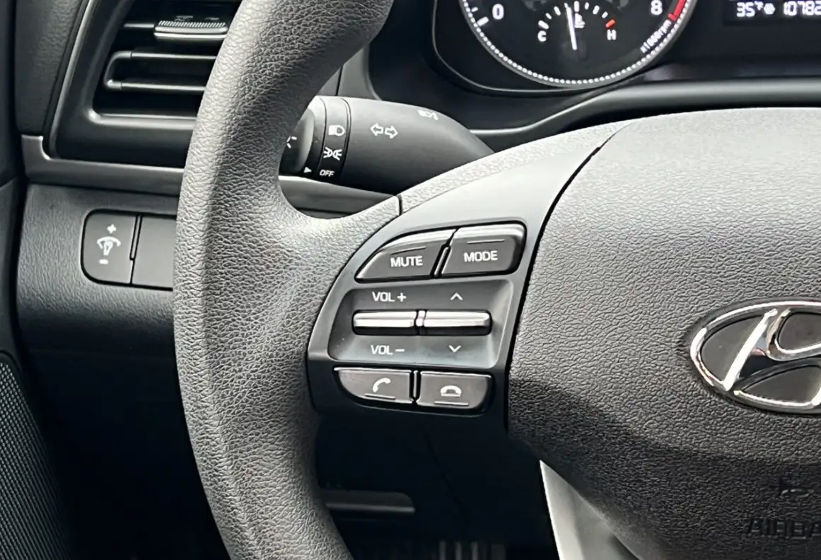 Продажа Hyundai Elantra 2019 года - Легковые автомобили (Авто) в Москва