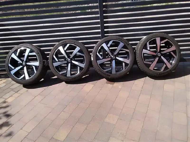 Колеса Nissan X-Trail, Qashqai, Juke 225/45 R19 на летней резине - Колеса и диски (Запчасти) в Москва