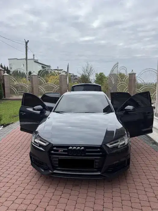 Audi A4 S-line Premium Plus 2017 — quattro полный привод, 252 л.с. - Авто в Москва