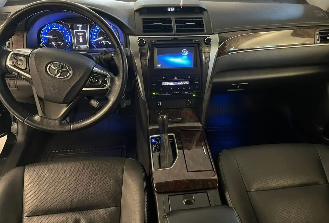 Продажа Toyota Camry 2017 года - Авто в Москва
