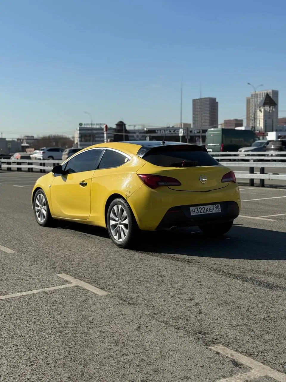 OPEL ASTRA GTC 2013 Рестайлинг - Легковые автомобили (Авто) в Москва