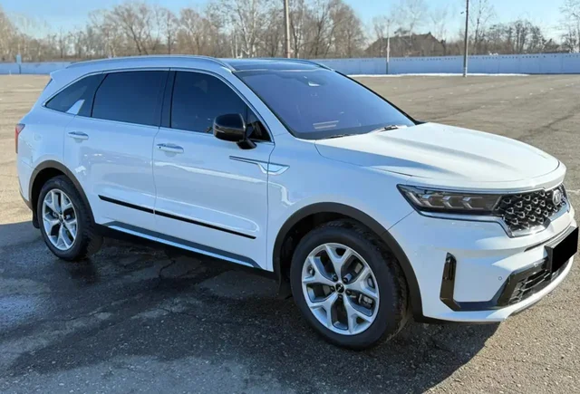 Продается Kia Sorento 2021 года - Шины в Москва