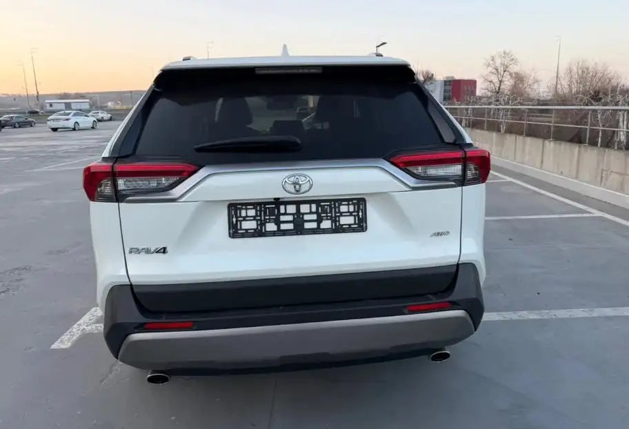 Toyota RAV4 V 2.0 CVT AWD Premium - Внедорожники/Кроссоверы (Авто) в Москва
