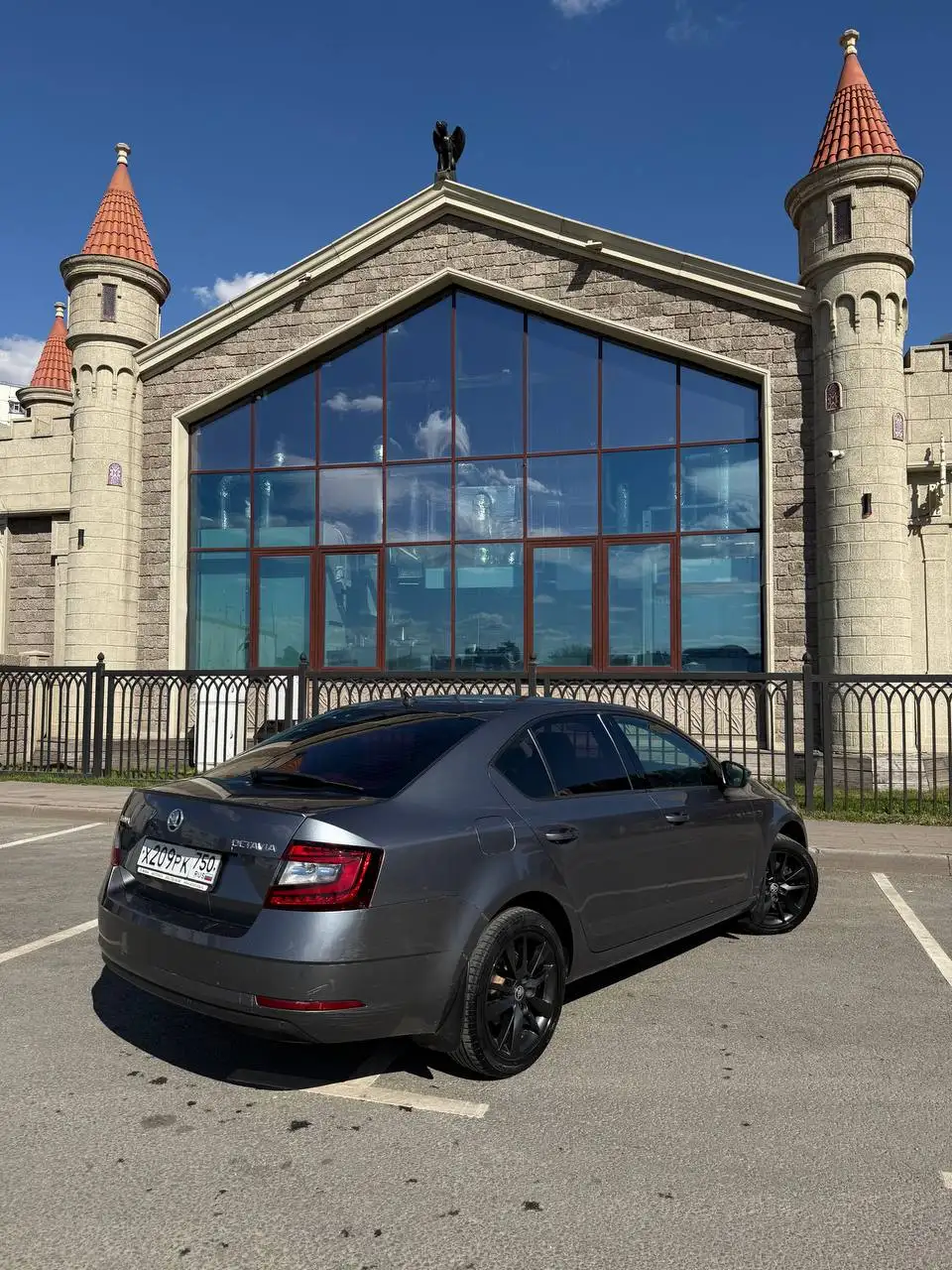 Продажа Skoda Octavia (A7) 2017 года - Авто в Москва