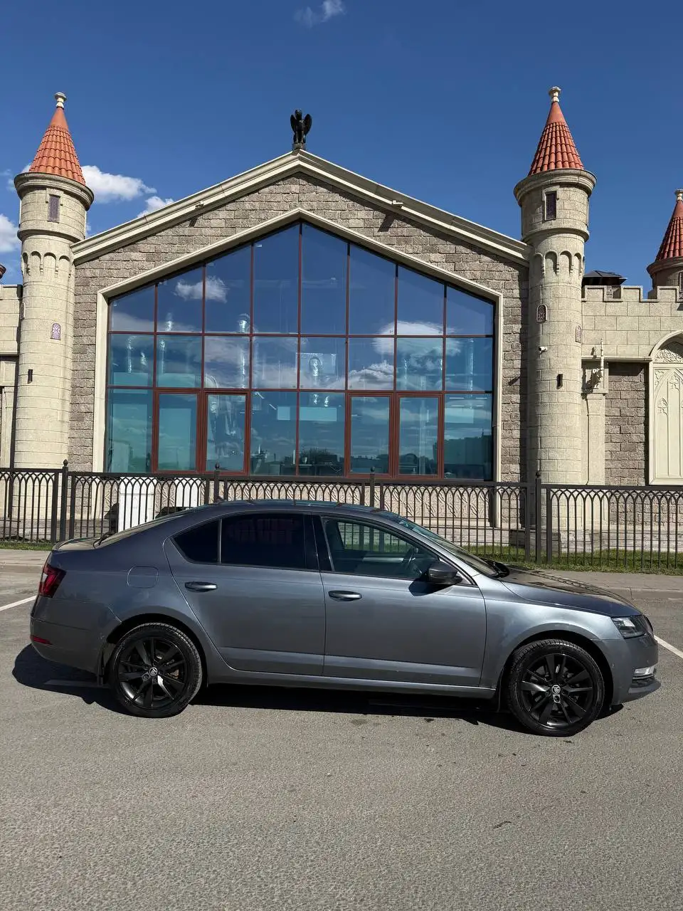 Продажа Skoda Octavia (A7) 2017 года - Авто в Москва